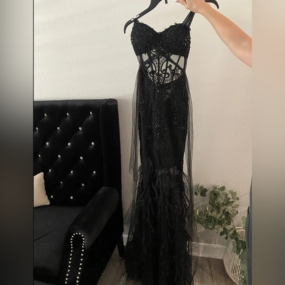 Prom dress - Picture 4 of 5